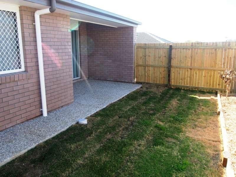 1/3 Mia Court, Morayfield QLD 4506