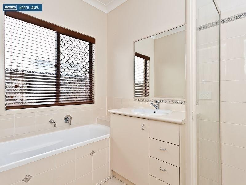 5 Silkpod Court, North Lakes QLD 4509