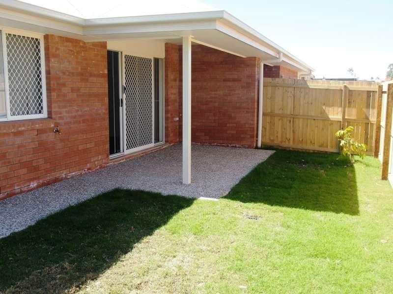 2/6 Thorpe Stret, Burpengary QLD 4505