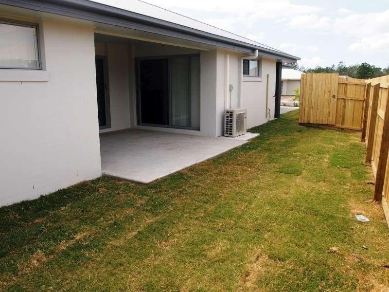 2/60 Parkway Crescent, Caboolture QLD 4510