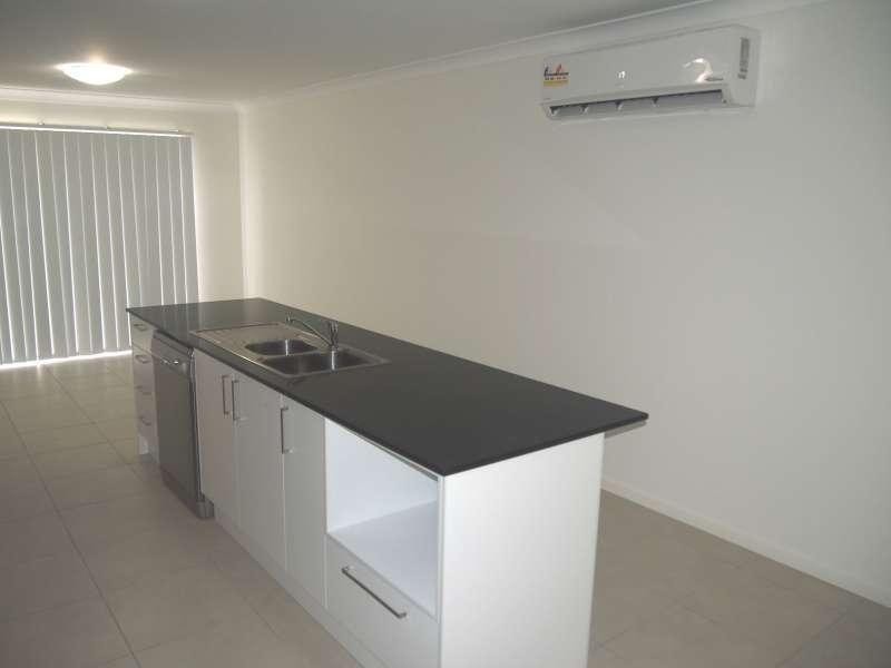 1/71 Parkway Crescent, Caboolture QLD 4510