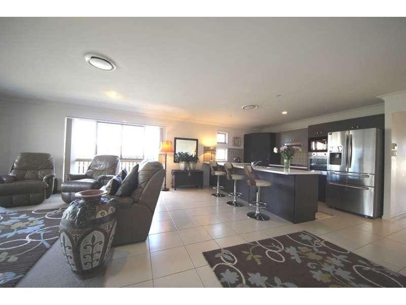8 Leafwing Street, Kallangur QLD 4503