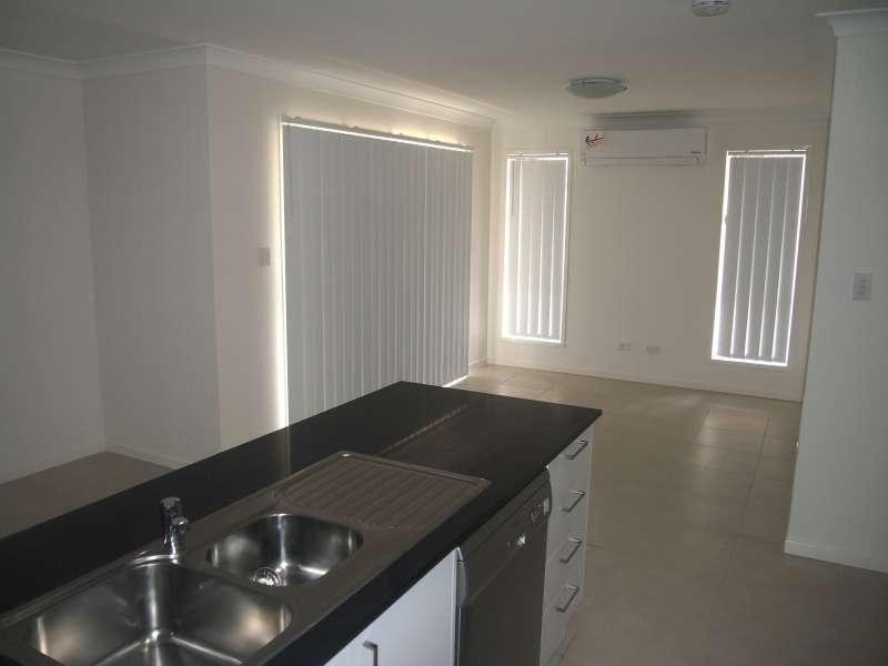 2/11 Barcoo Street, Burpengary QLD 4505