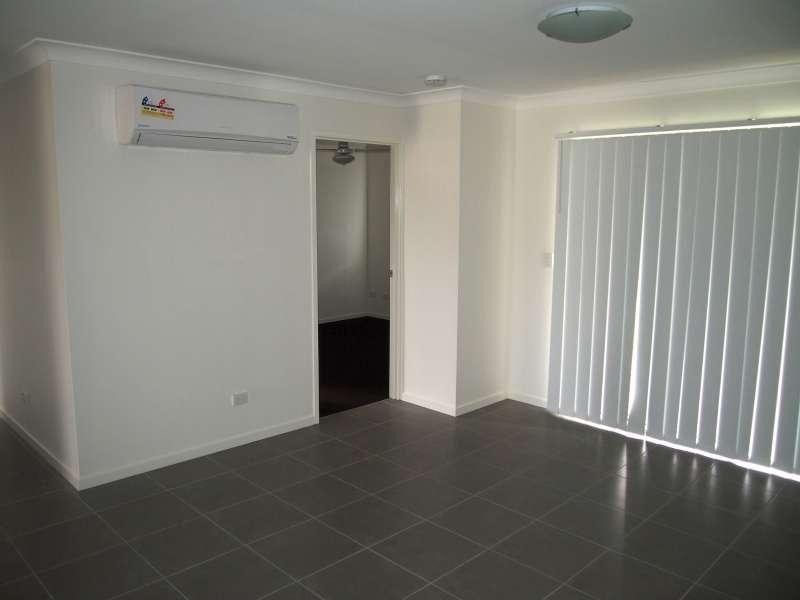 1/10 Waterbird Crescent, Caboolture QLD 4510