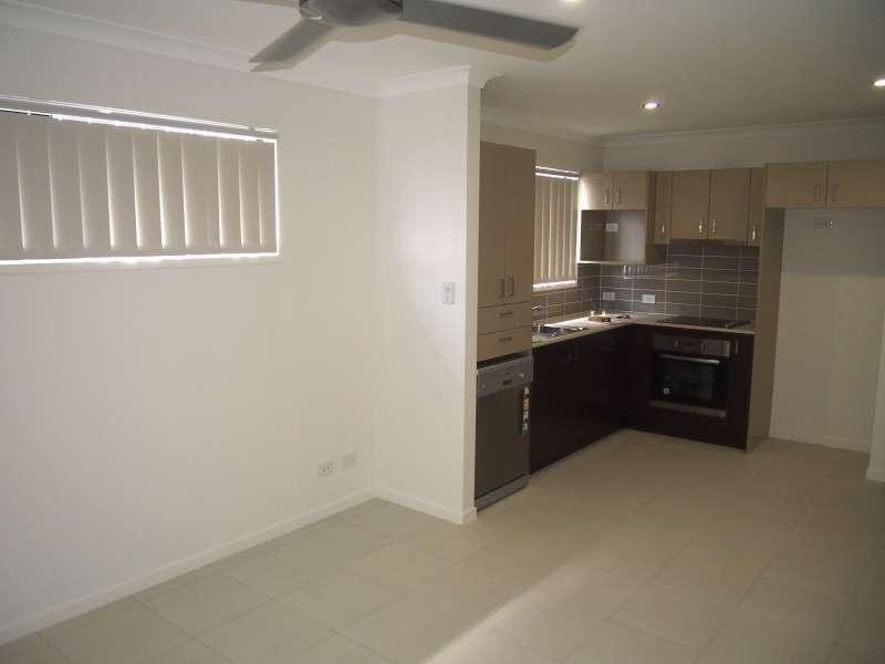 2/69 Braxlaw Crescent, Dakabin QLD 4503