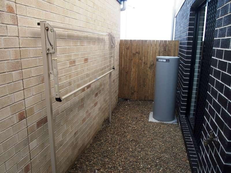 2/69 Braxlaw Crescent, Dakabin QLD 4503