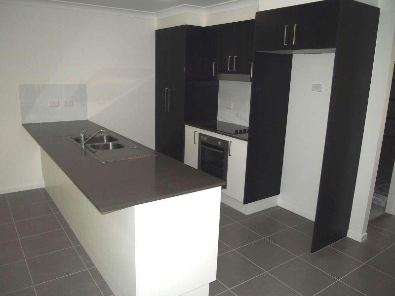 2/2 Coogera Court, Morayfield QLD 4506