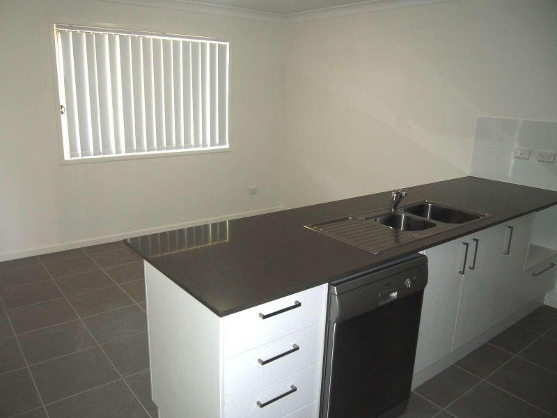 2/2 Coogera Court, Morayfield QLD 4506