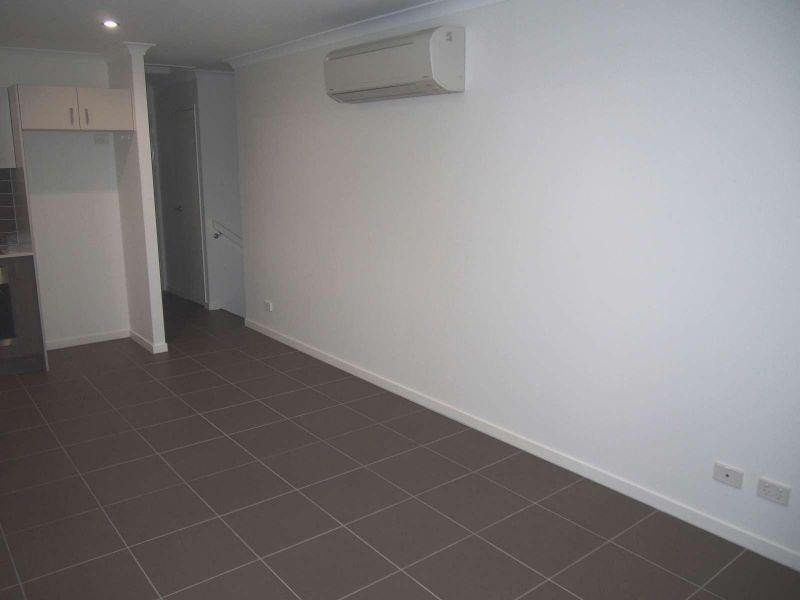 2/67 Braxlaw Crescent, Dakabin QLD 4503