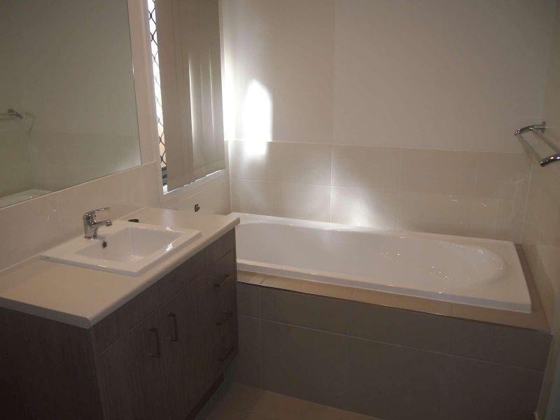 1/6 Cowley Street, Mango Hill QLD 4509