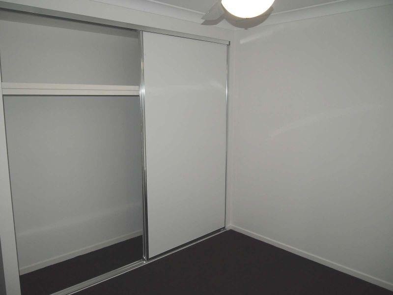 1/3 Macaw Place, Dakabin QLD 4503