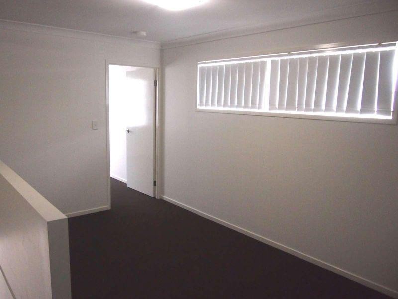 1/3 Macaw Place, Dakabin QLD 4503