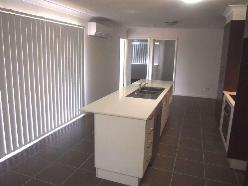 2/30 Adam Street, Beachmere QLD 4510