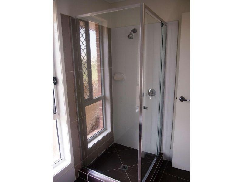 2/30 Adam Street, Beachmere QLD 4510