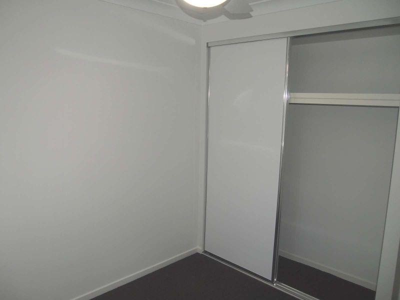 2/30 Adam Street, Beachmere QLD 4510