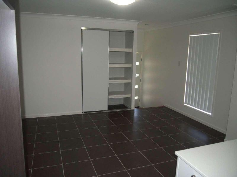 2/30 Adam Street, Beachmere QLD 4510