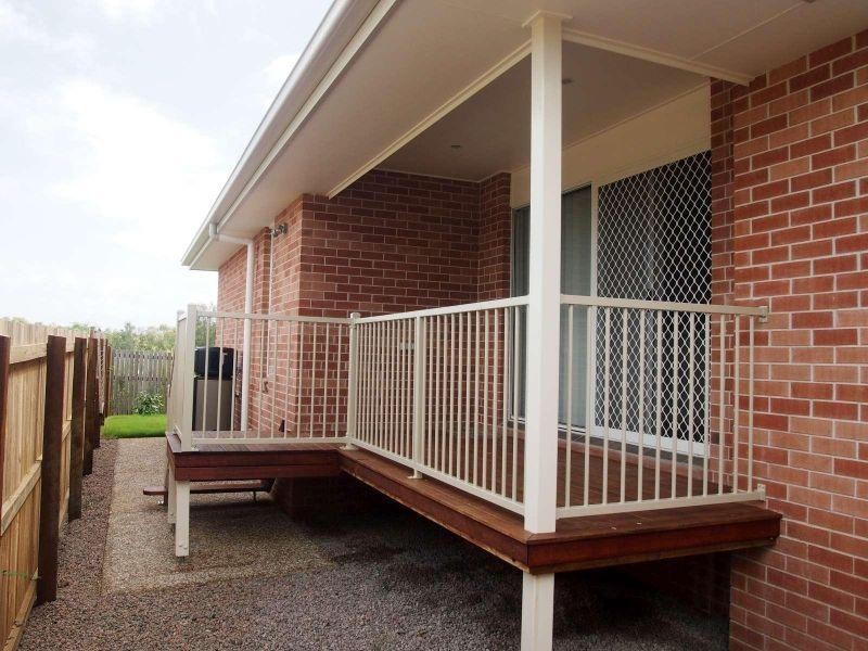 2/30 Adam Street, Beachmere QLD 4510