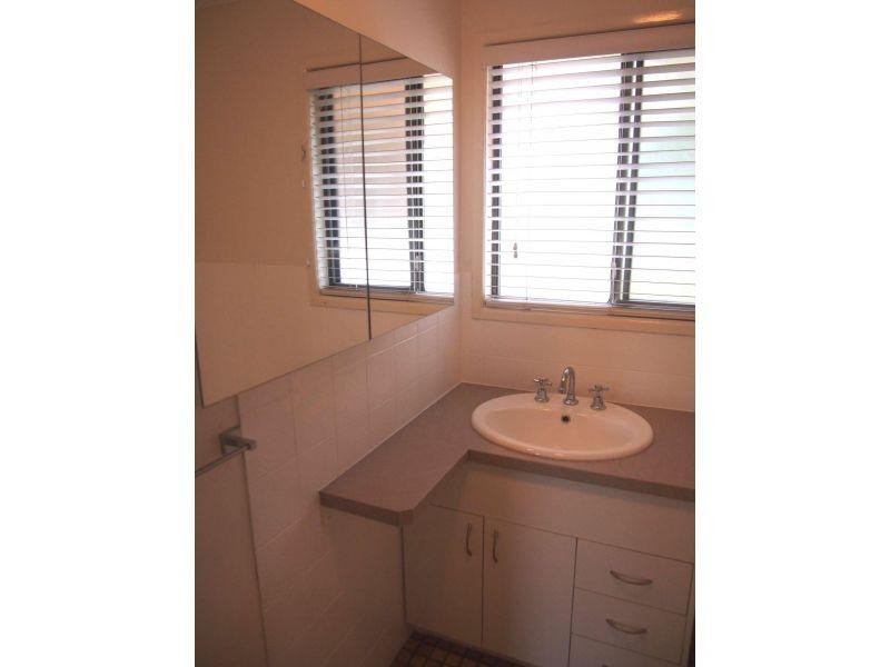 9 Belrose Avenue, Petrie QLD 4502