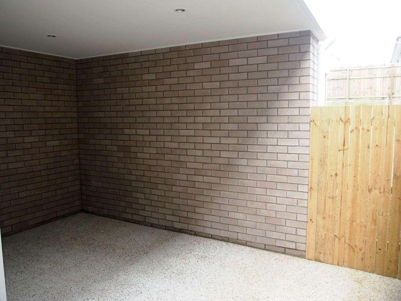 2/8 Bow Street, Bray Park QLD 4500