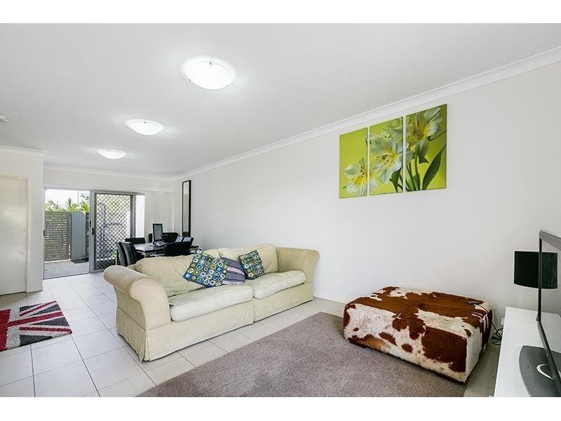 24/9 Houghton Street, Petrie QLD 4502