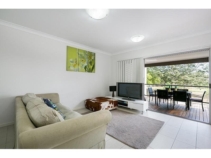 24/9 Houghton Street, Petrie QLD 4502