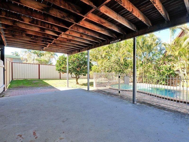 215 Maine Road, Clontarf QLD 4019