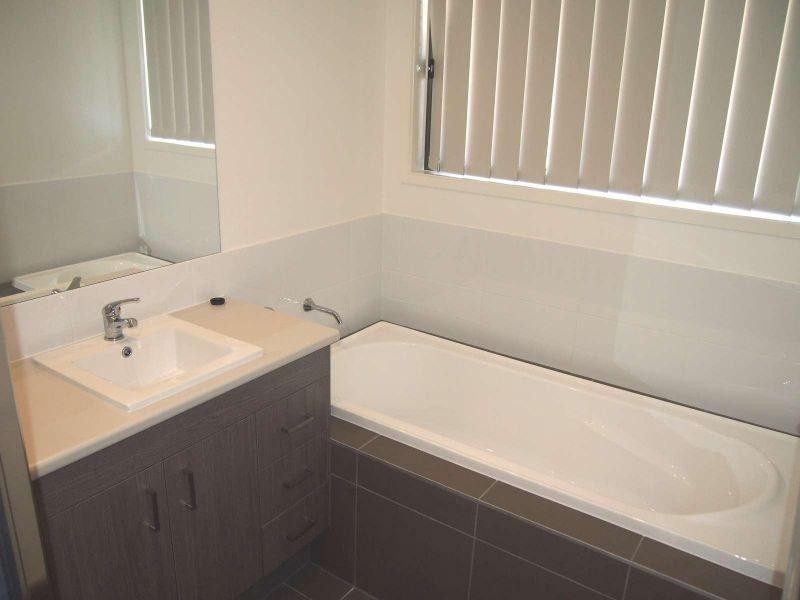 1/4 Coach Road West, Morayfield QLD 4506