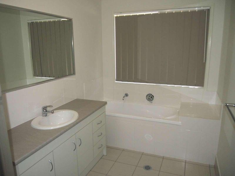 8 Lauren Circuit, Brighton QLD 4017