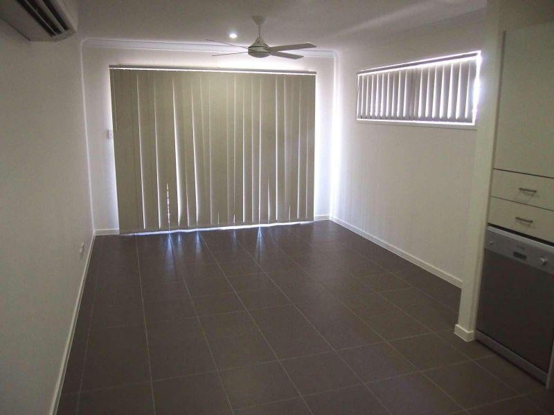 2/65 Braxlaw Crescent, Dakabin QLD 4503