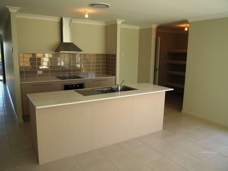 9 Rosemead Street, North Lakes QLD 4509