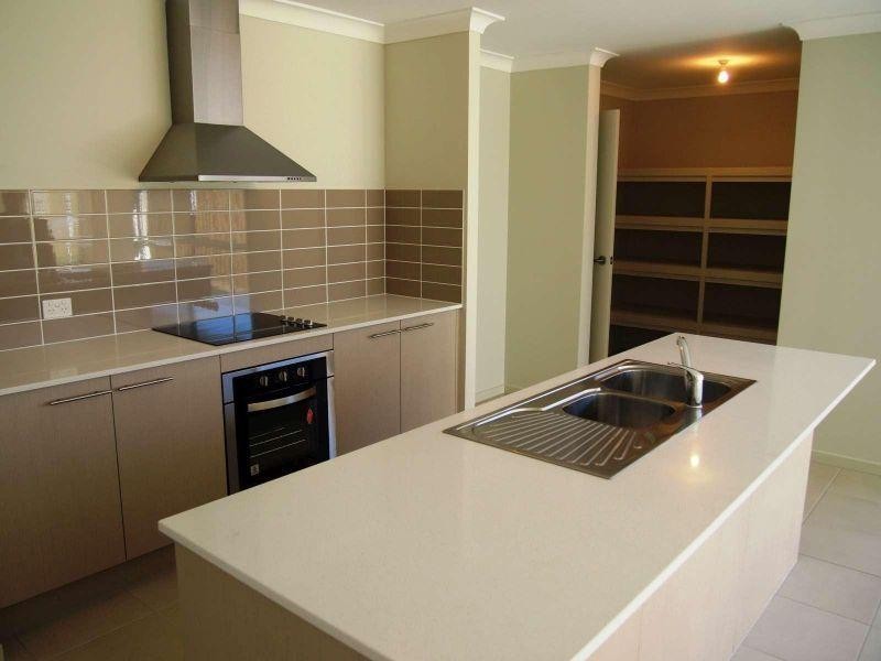 9 Rosemead Street, North Lakes QLD 4509