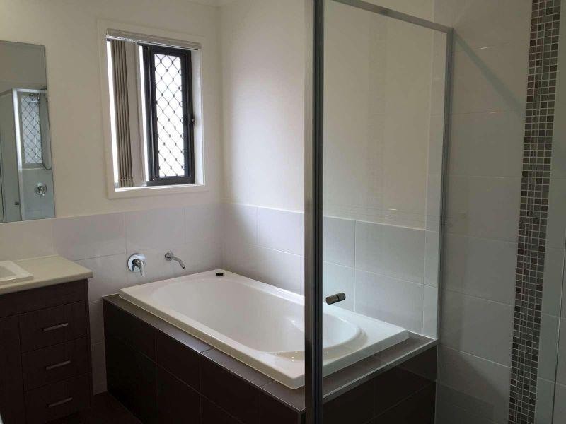 4 Tamarin Court, Dakabin QLD 4503