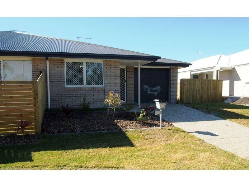 2/54 Basalt Street, Caboolture QLD 4510