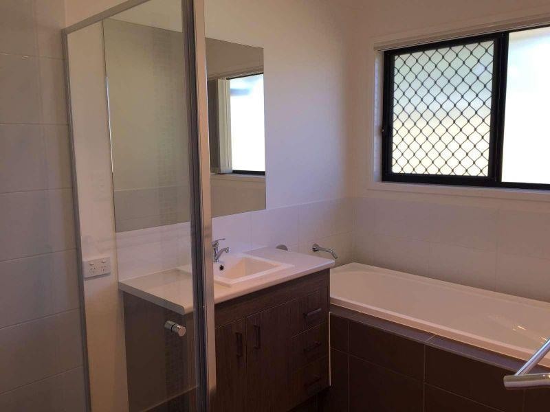 1/49 Paradise Road, Burpengary QLD 4505