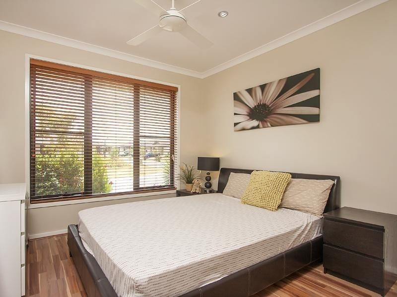 26 Wallis Circuit, North Lakes QLD 4509