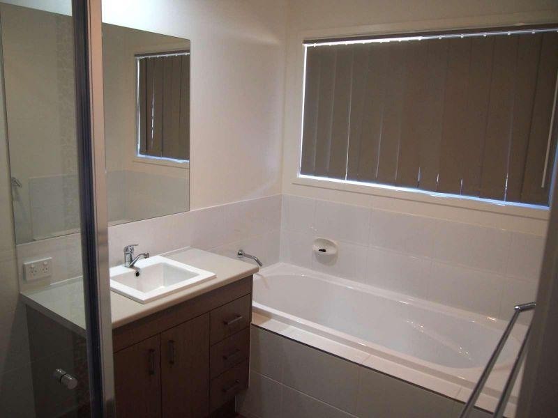 2/37 Desmond Street, Narangba QLD 4504