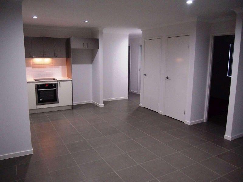 1/9 Champion Crescent, Griffin QLD 4503