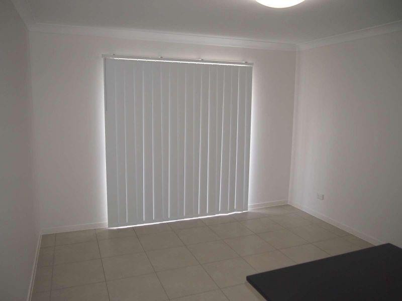 1/10 Lagoon Road, Burpengary QLD 4505