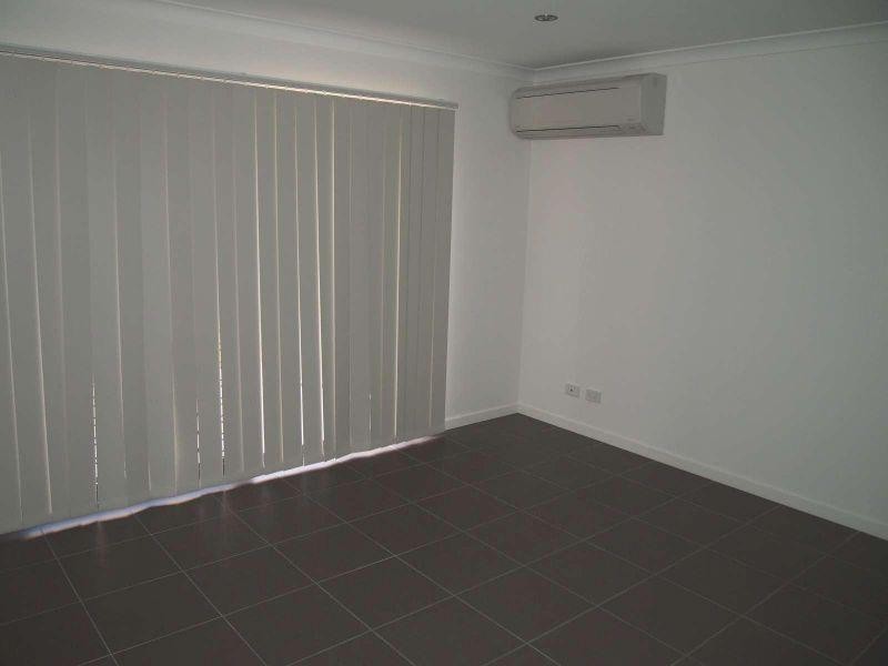 2/22 Champion Crescent, Griffin QLD 4503