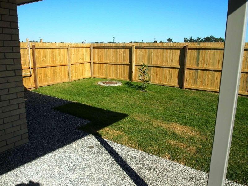 1/19 Baxter Crescent, Caboolture QLD 4510