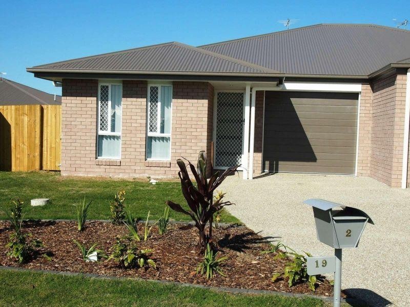 2/19 Reichman Street, Caboolture QLD 4510
