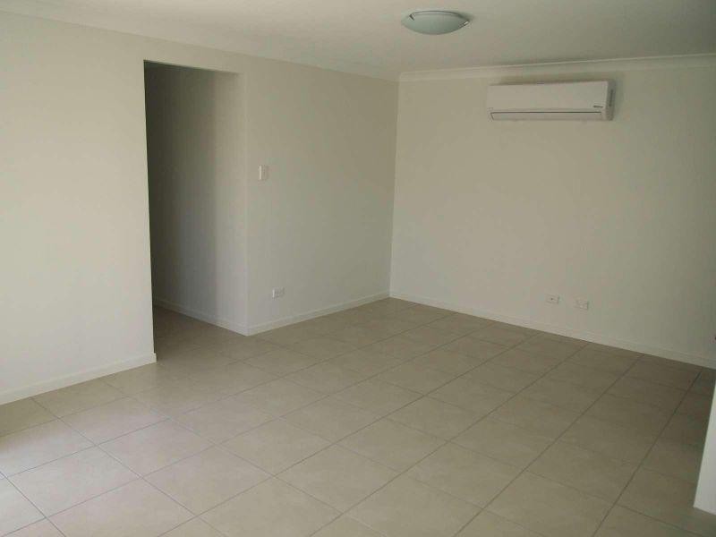 2/10 Coach West Road, Morayfield QLD 4506