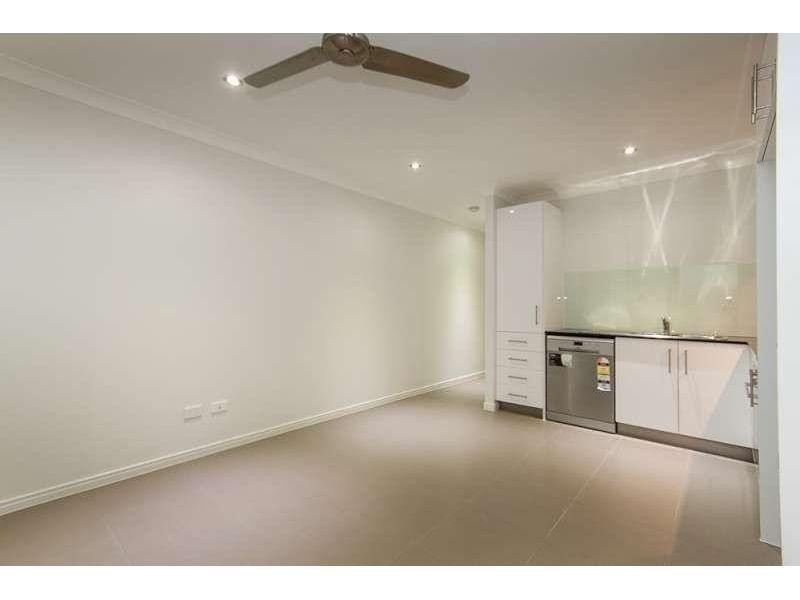 2/11 Applewood Court, Kallangur QLD 4503