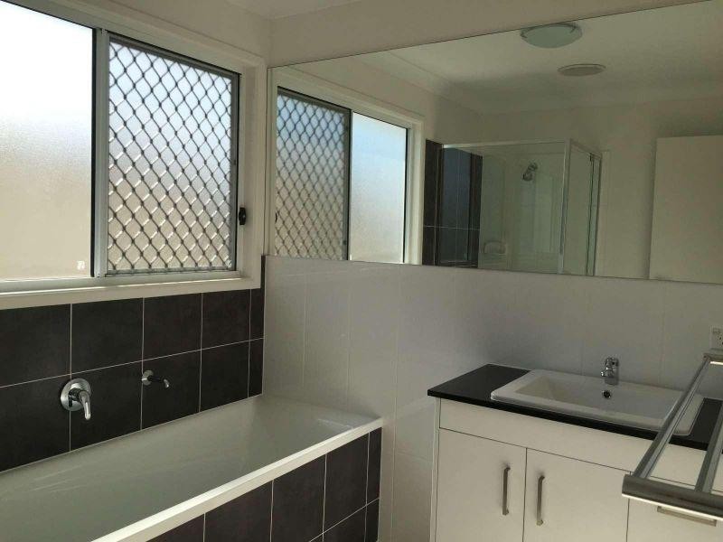 1/7 Tamarin Court, Dakabin QLD 4503