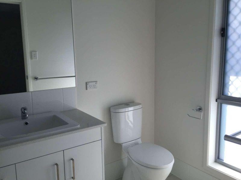 1/27 Coogera Court, Morayfield QLD 4506