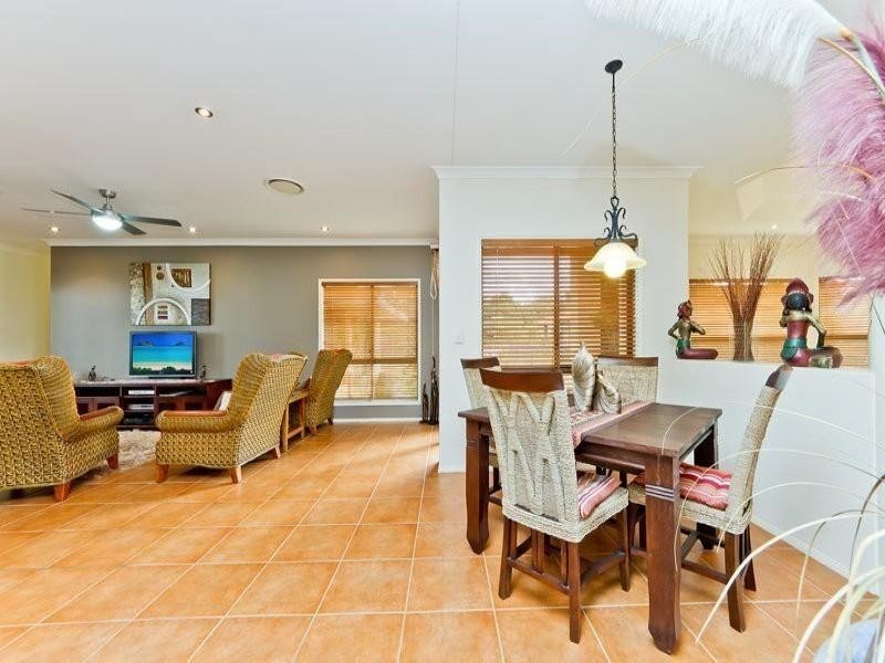 6 Lochside Drive, North Lakes QLD 4509