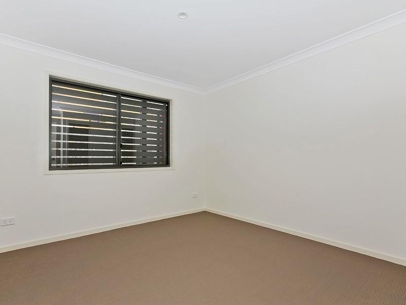 2/14 Wyllie Street, Petrie QLD 4502