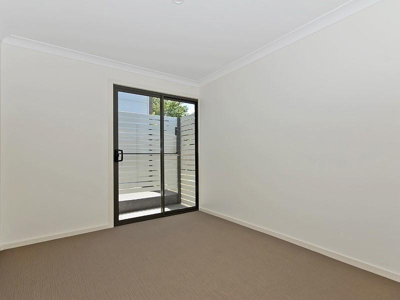 2/14 Wyllie Street, Petrie QLD 4502
