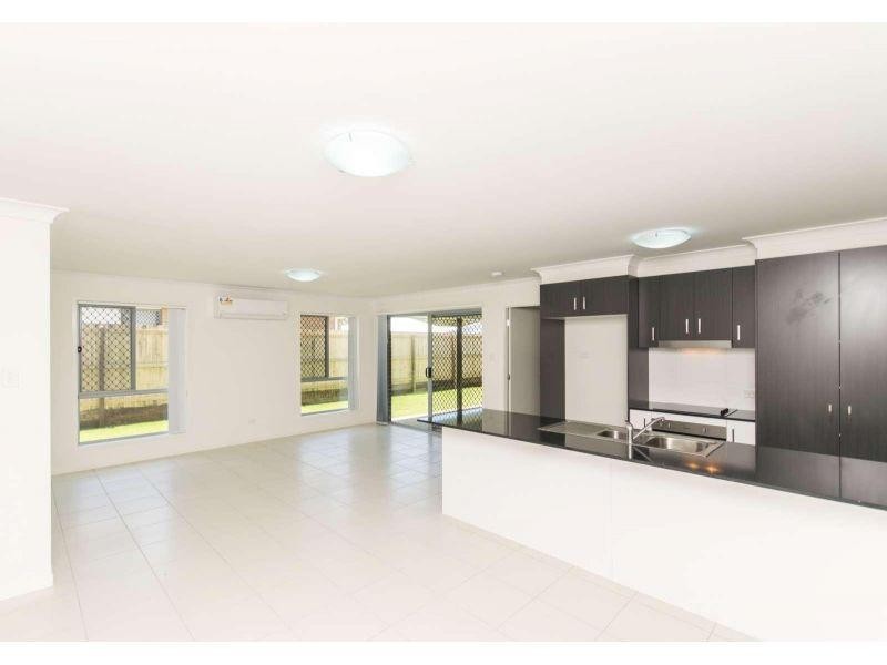 1/18 Coogera Court, Morayfield QLD 4506