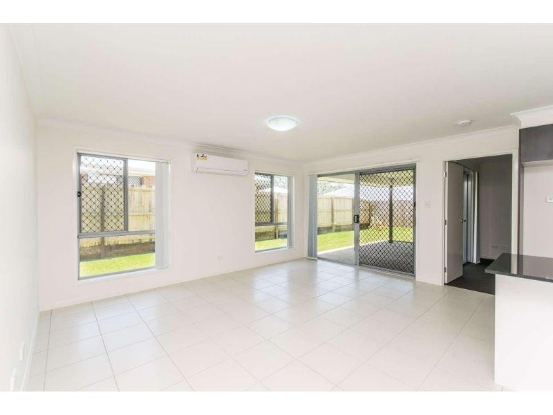 1/18 Coogera Court, Morayfield QLD 4506